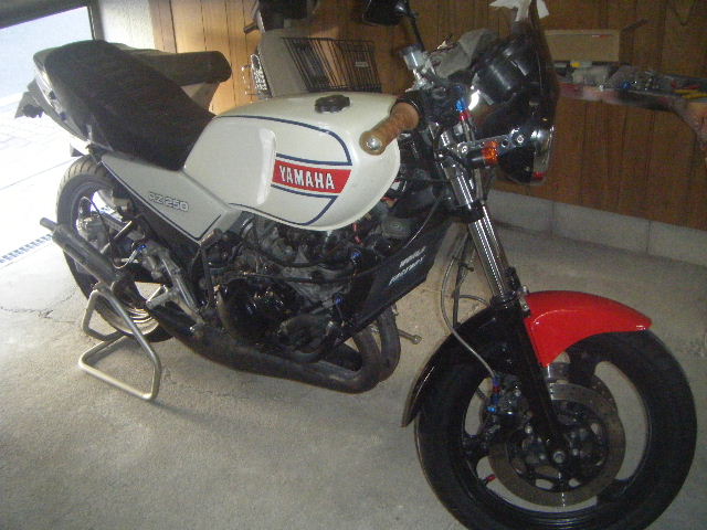 RZ250 初期型ライン 3コートパール 塗装：自動車板金塗装